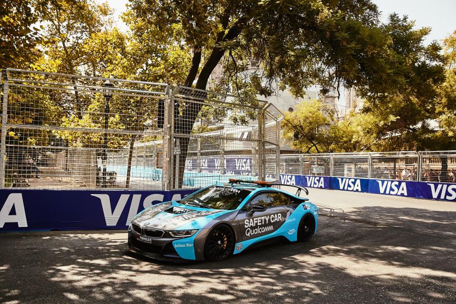 BMW i8 Formula E Safety Car (I12) 2018 года  (фото 10 из 15)
